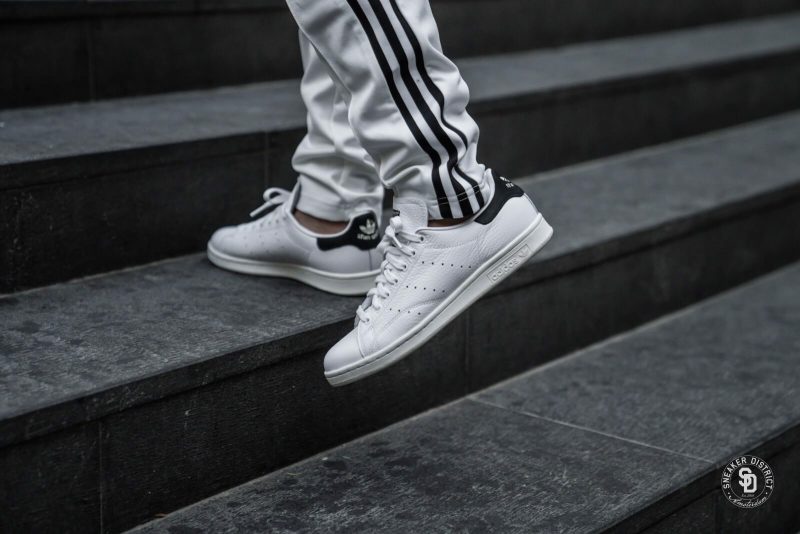 adidas-stan-smith-footwear-white-footwear-white-core-black-3-1600_103dac83ac1e44e0bcda54bae361bfdd_master