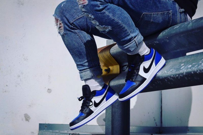 air-jordan-1-low-royal-blue-toe-anchuongshoes