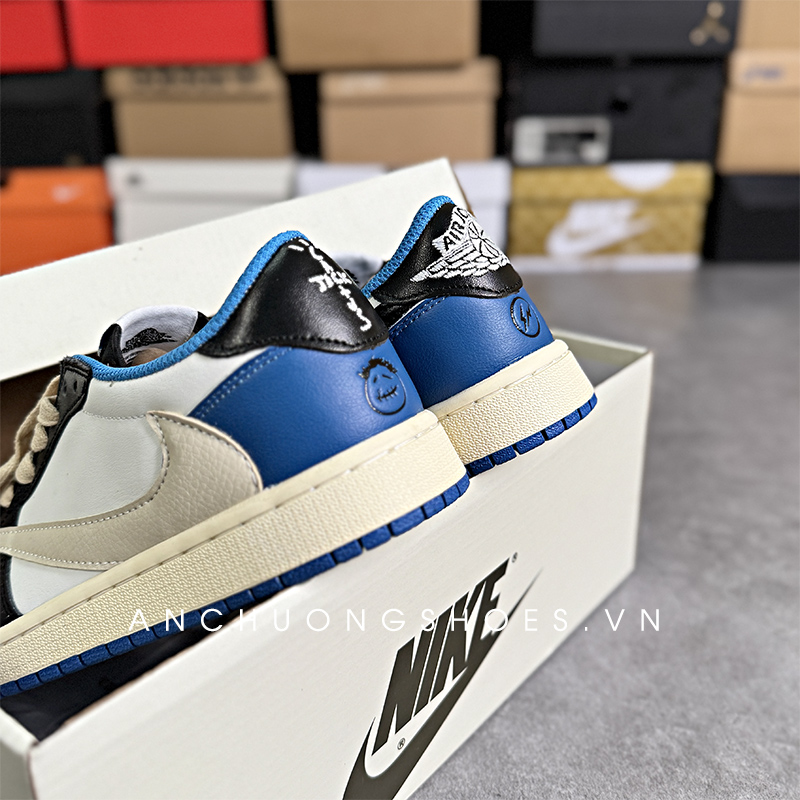Sneaker-Nike-Air-Jordan-1-Low-Travis-Scott-x-Fragment-Military-Blue