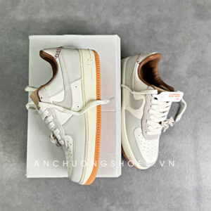 Sneaker-Nike-Air-Force-1-Low-Tassels-Light-Bone-4